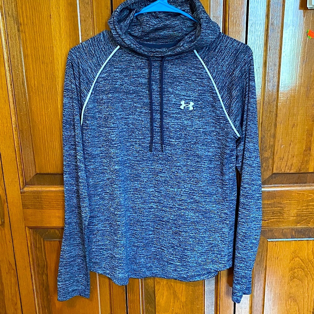 Under Armour -Charcoal Hoodie, w FREE hair clips, bracelet, or Burt’s🐝 lip balm